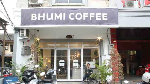 Franchise BHUMI Coffee biaya lengkap dan simulasi profit terbaru 2026