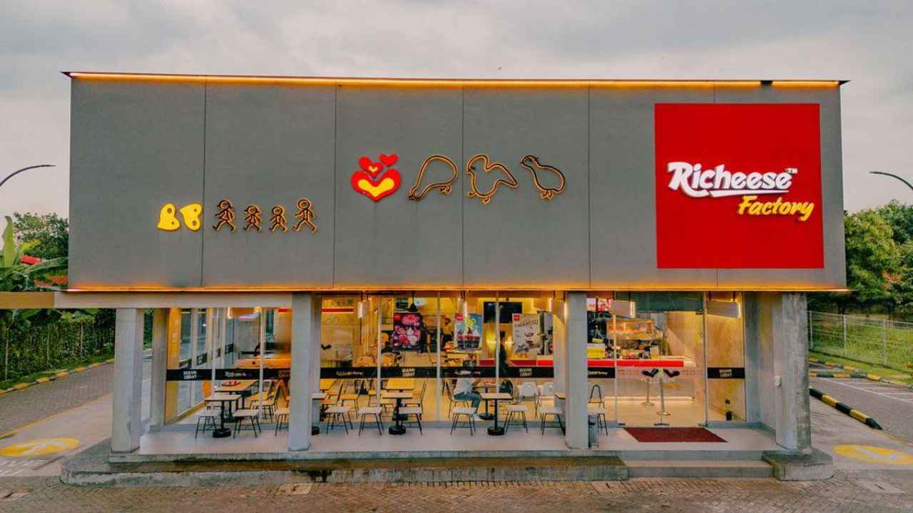 Franchise richeese factory harga dan simulasi profit tahun 2026