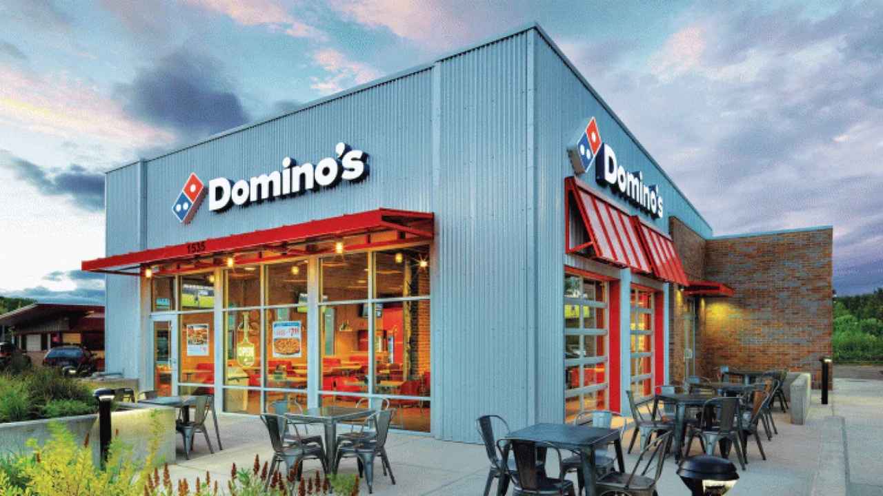 Franchise Domino Pizza Indonesia simulasi keuntungan per bulan