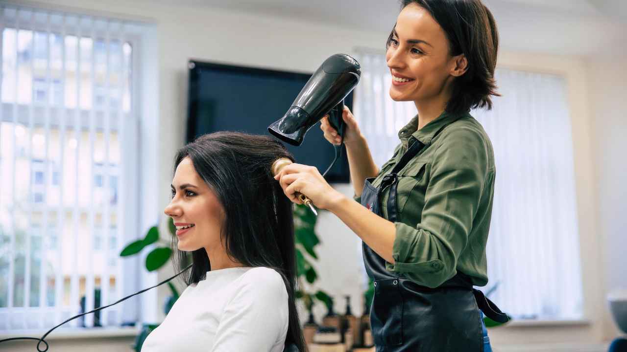Bisnis Salon Kecantikan di indonesia 11 top franchise dengan BEP paling cepat